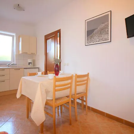 Apartment Iko 2 In Mit Terrasse