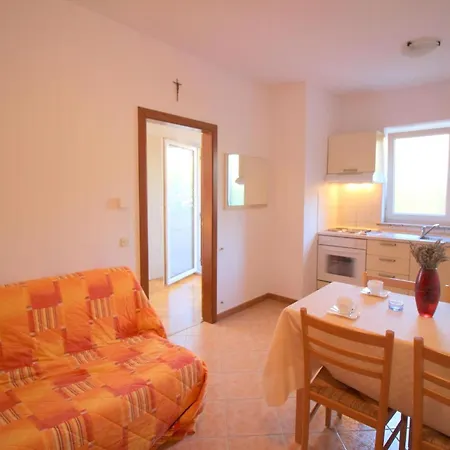 Iko 2 In Mit Terrasse Apartment Porec
